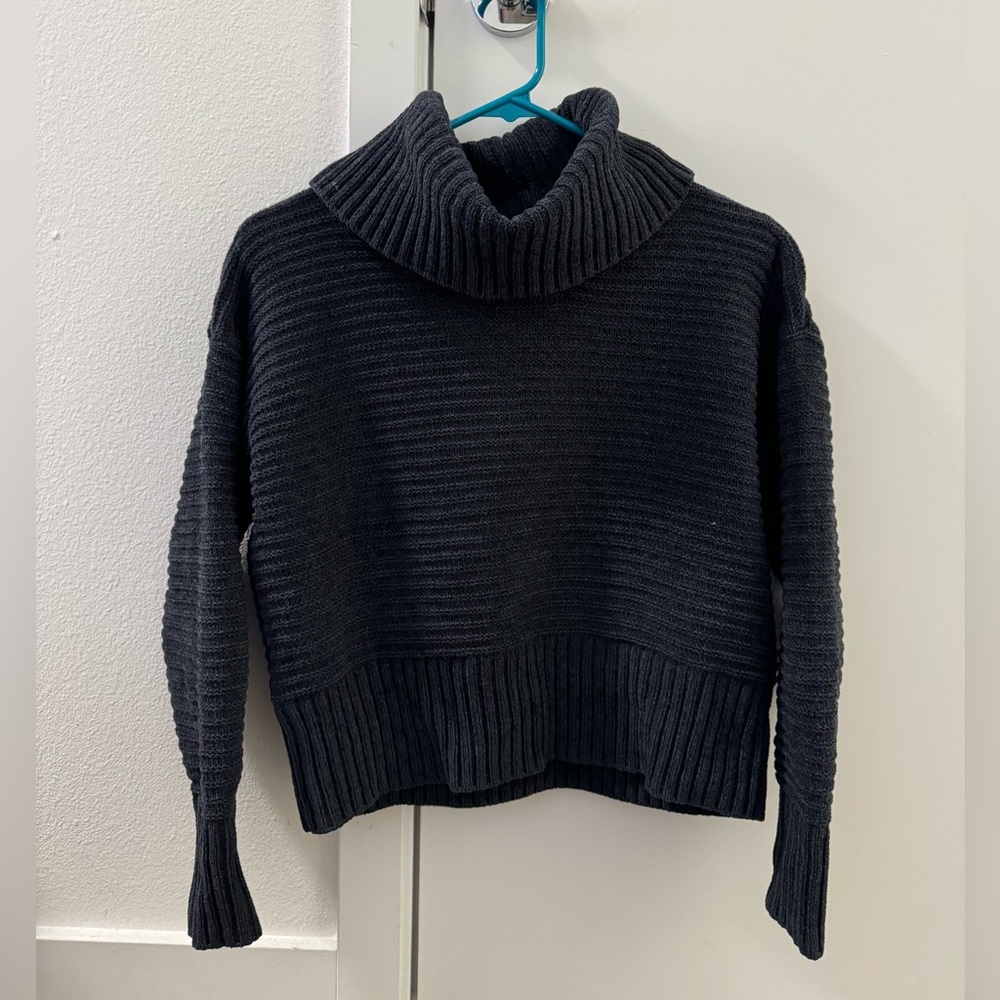 Yarn & Sea Dark Navy Blue Sweater Size Small